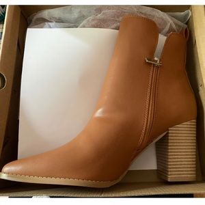 Rilista Women’s V Cutout Ankle Boots Pointed Toe Chunky Block Stacked Heel